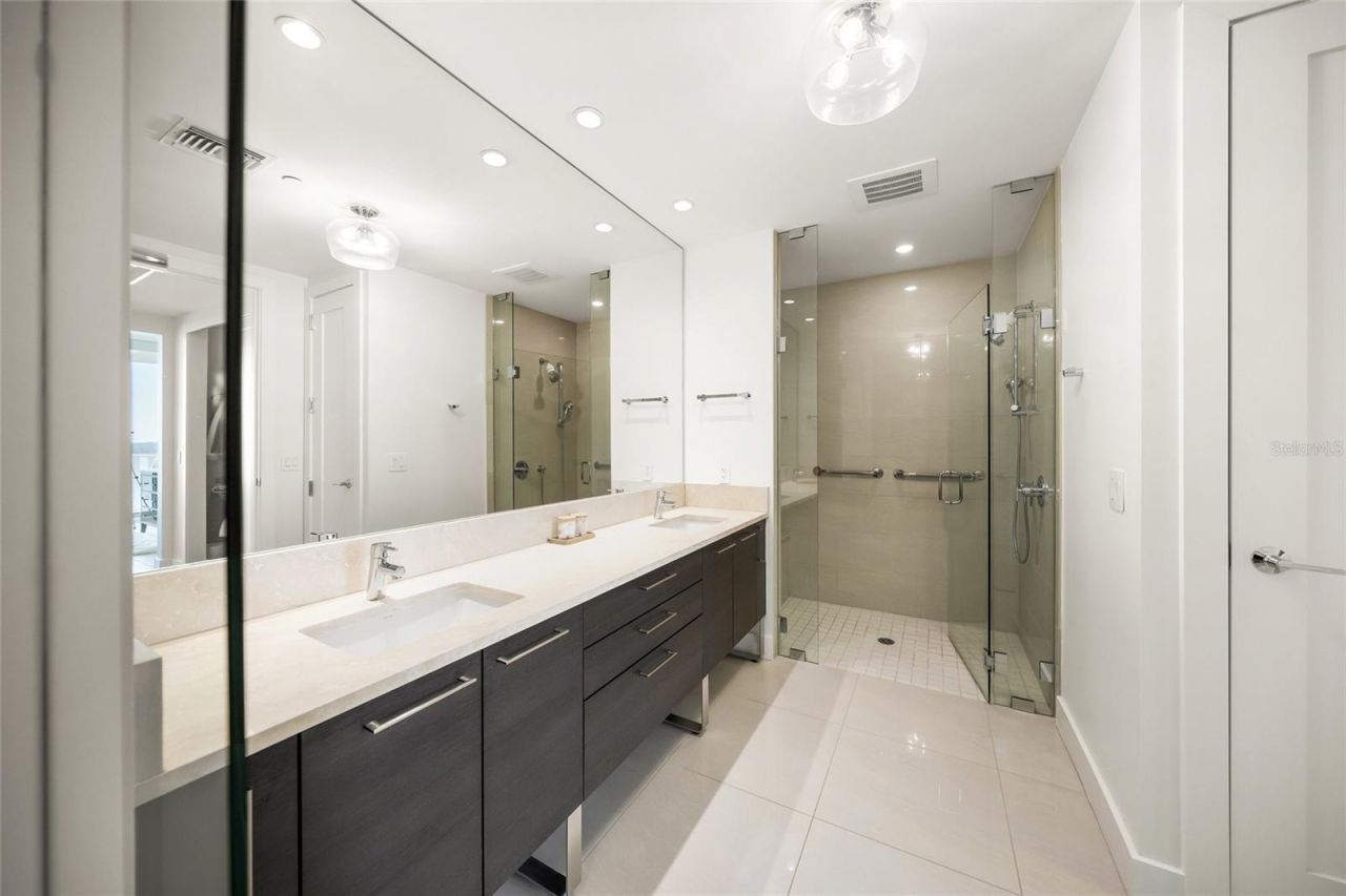 1155 N Gulfstream Avenue, Unit 1006, Sarasota, FL 34236 Photo