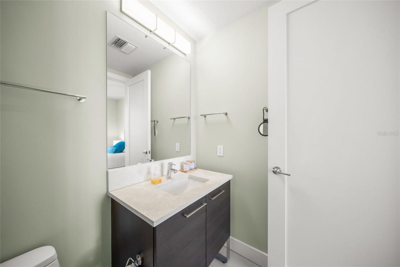 1155 N Gulfstream Avenue, Unit 1006, Sarasota, FL 34236 Photo