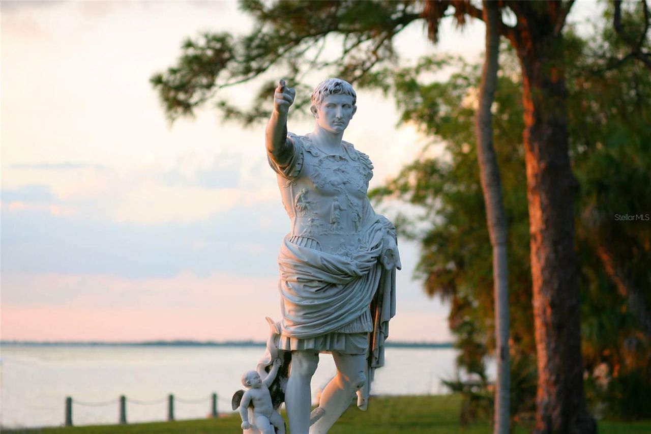 1155 N Gulfstream Avenue, Unit 1006, Sarasota, FL 34236 Photo