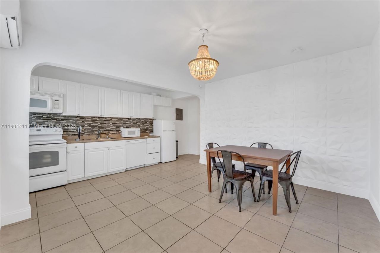 1639 Hayes St, Hollywood, FL 33020 Photo