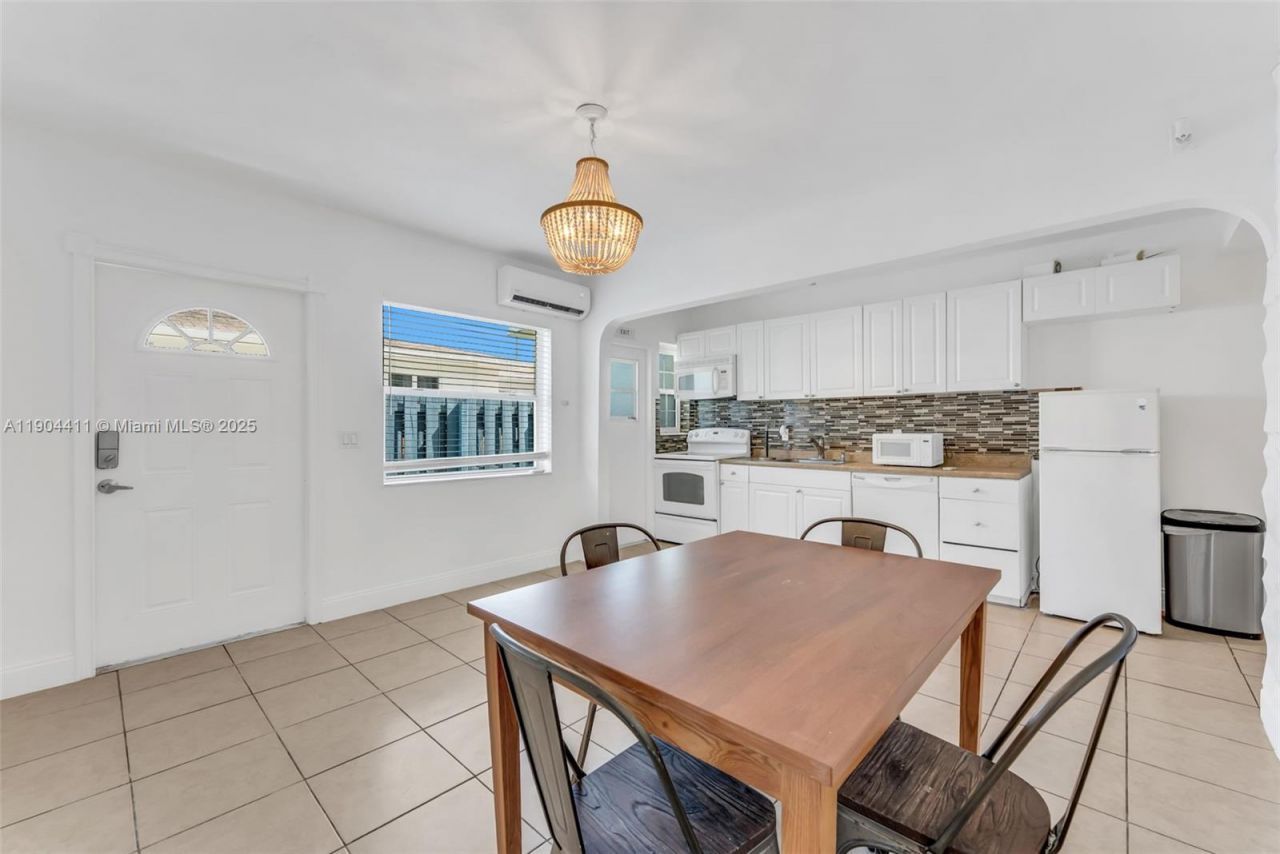 1639 Hayes St, Hollywood, FL 33020 Photo