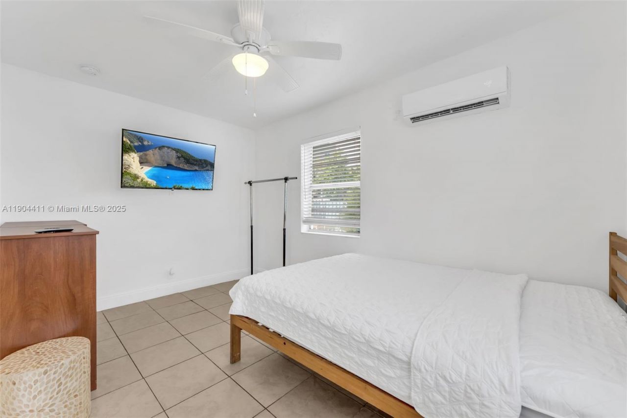 1639 Hayes St, Hollywood, FL 33020 Photo