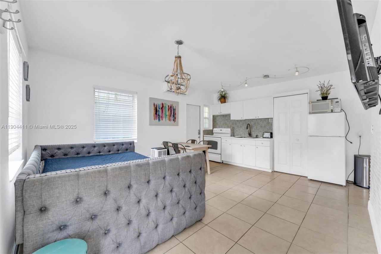 1639 Hayes St, Hollywood, FL 33020 Photo