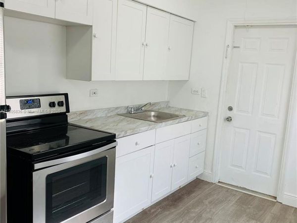 738 NE 86th St, Unit 8, Miami, FL 33138