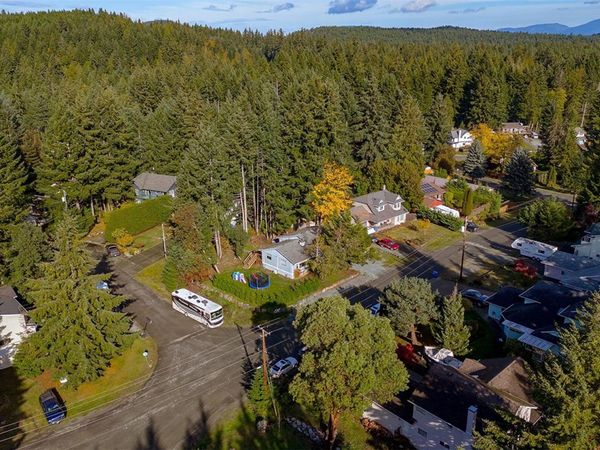 2377 Robertson Rd, Shawnigan Lake, BC V8H 2H3