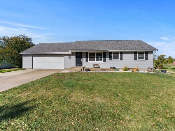 208 E 8th Street, Gridley, IL 61744