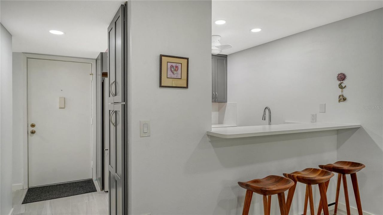 1542 Oak Street, Unit 102, Sarasota, FL 34236 Photo