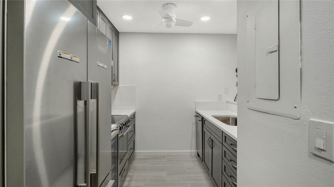 1542 Oak Street, Unit 102, Sarasota, FL 34236 Photo