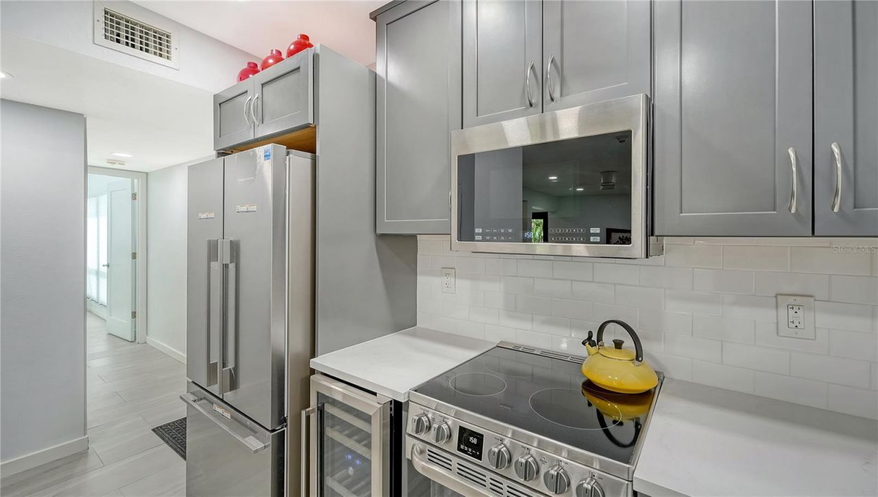 1542 Oak Street, Unit 102, Sarasota, FL 34236 Photo