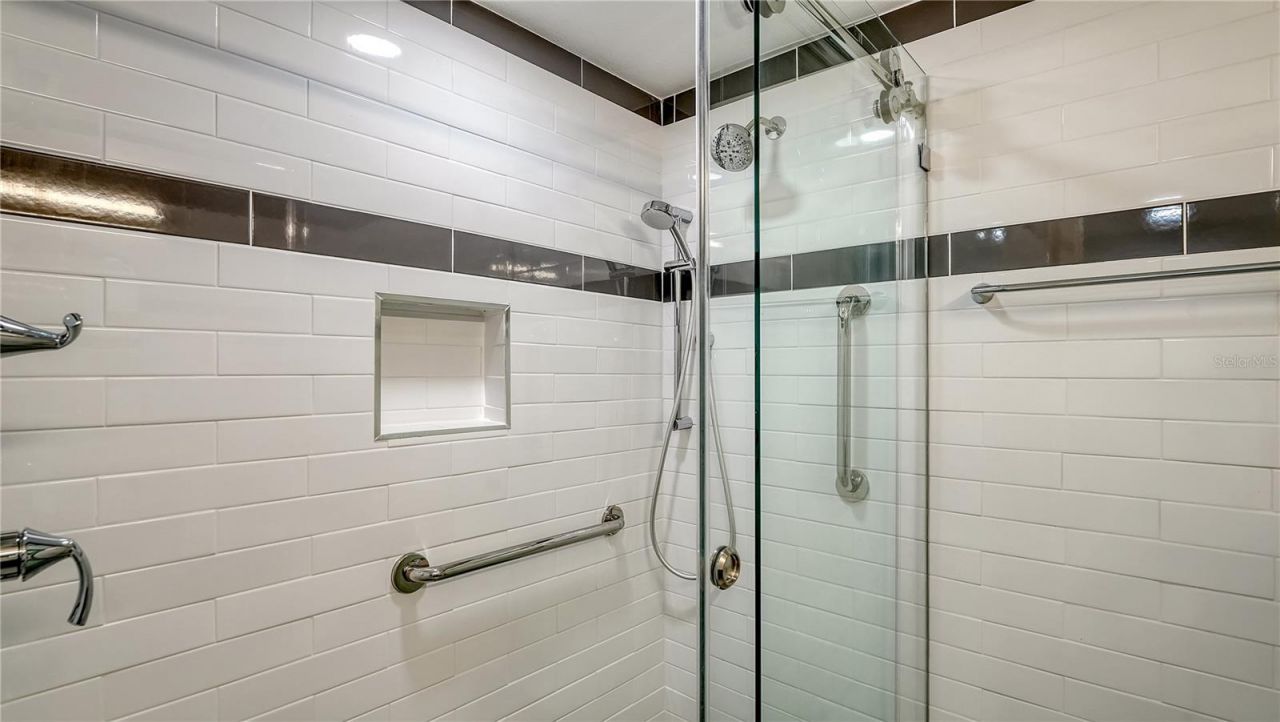 1542 Oak Street, Unit 102, Sarasota, FL 34236 Photo