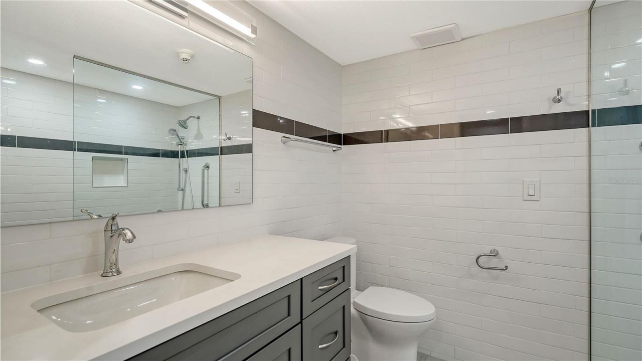 1542 Oak Street, Unit 102, Sarasota, FL 34236 Photo