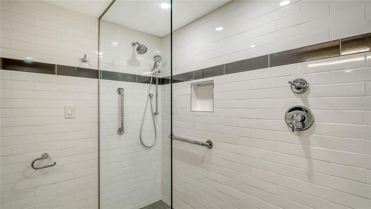 1542 Oak Street, Unit 102, Sarasota, FL 34236 Photo