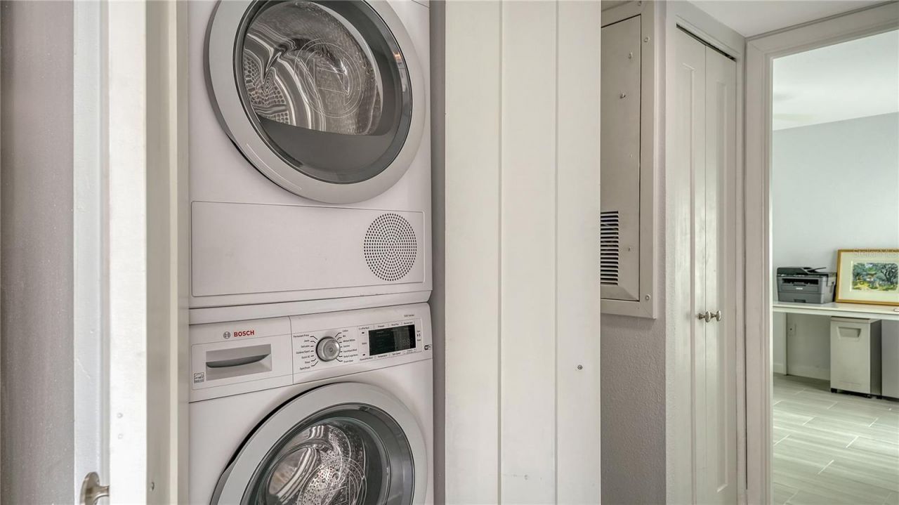 1542 Oak Street, Unit 102, Sarasota, FL 34236 Photo