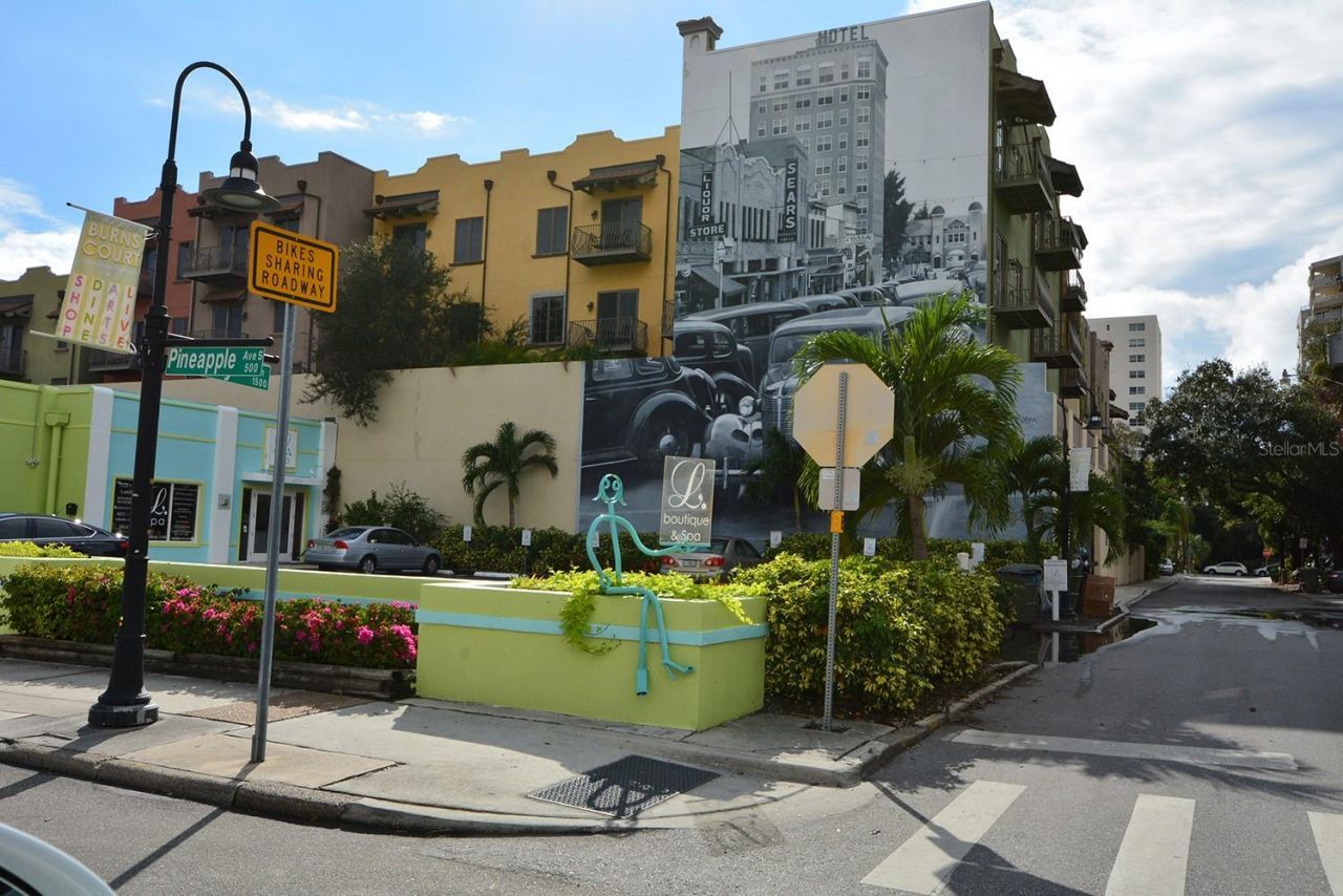 1542 Oak Street, Unit 102, Sarasota, FL 34236 Photo