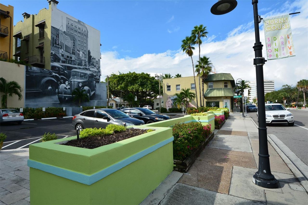 1542 Oak Street, Unit 102, Sarasota, FL 34236 Photo