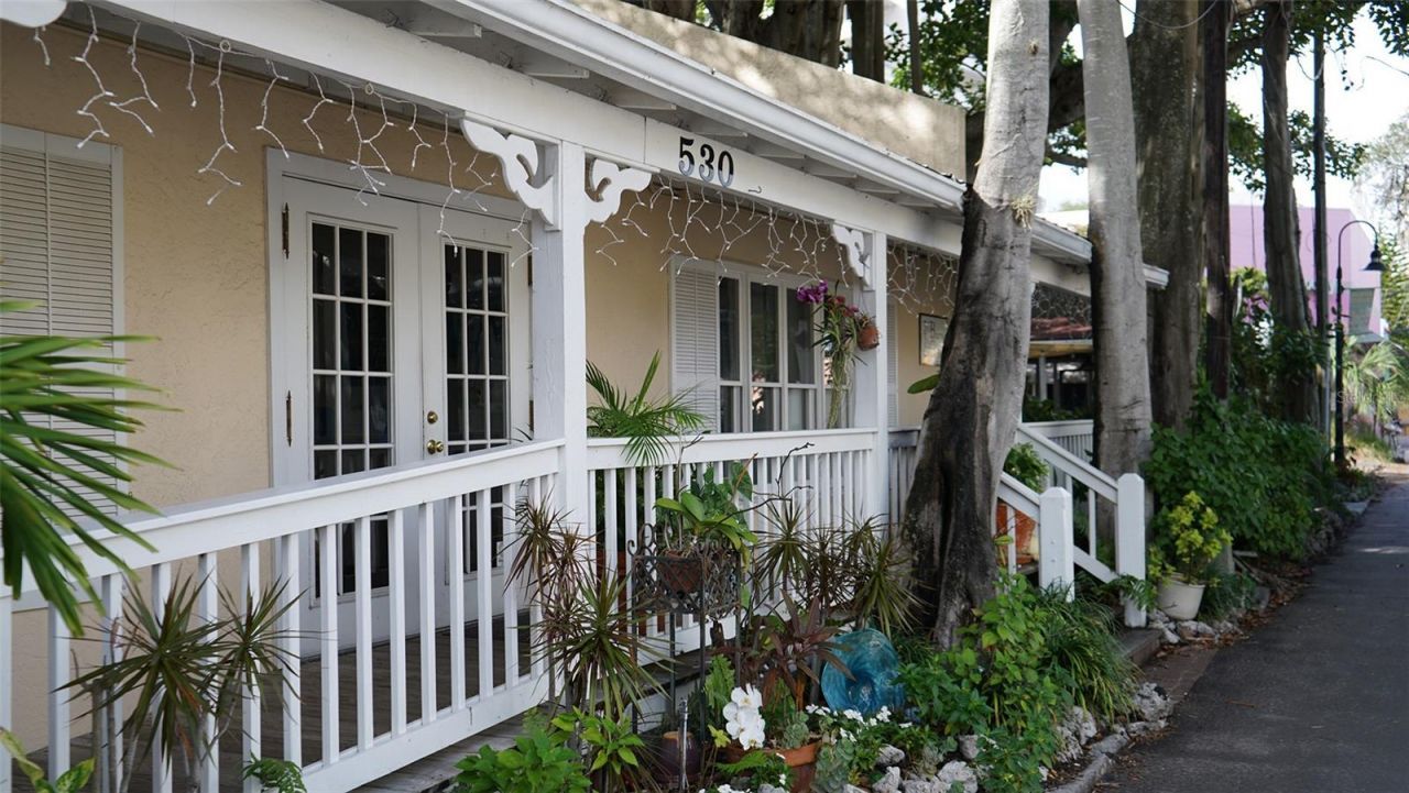 1542 Oak Street, Unit 102, Sarasota, FL 34236 Photo