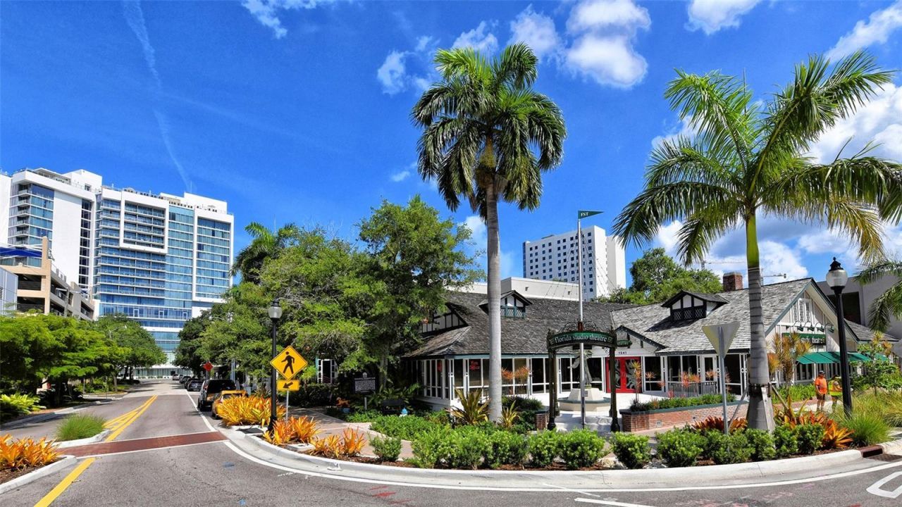 1542 Oak Street, Unit 102, Sarasota, FL 34236 Photo