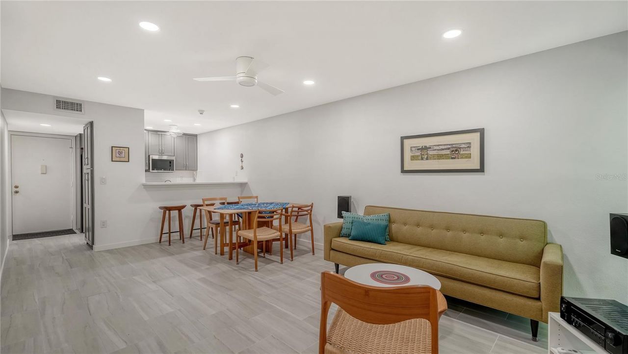 1542 Oak Street, Unit 102, Sarasota, FL 34236 Photo