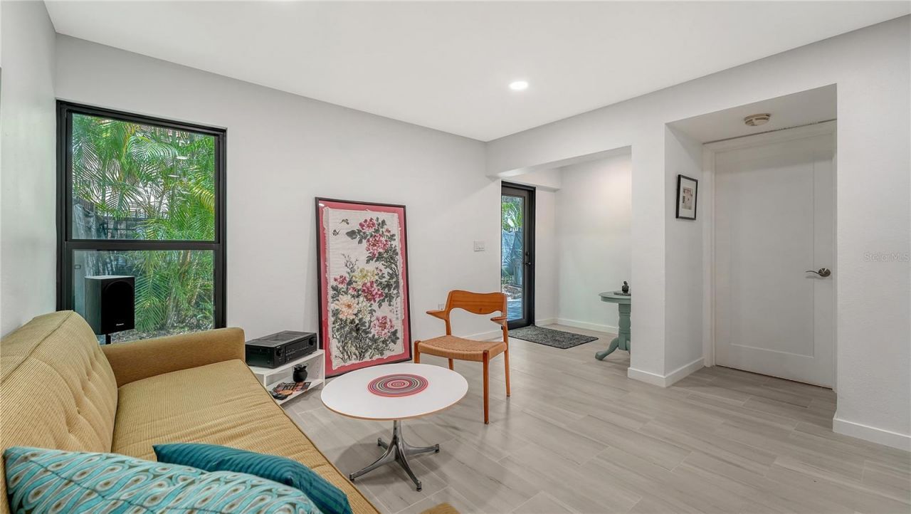 1542 Oak Street, Unit 102, Sarasota, FL 34236 Photo