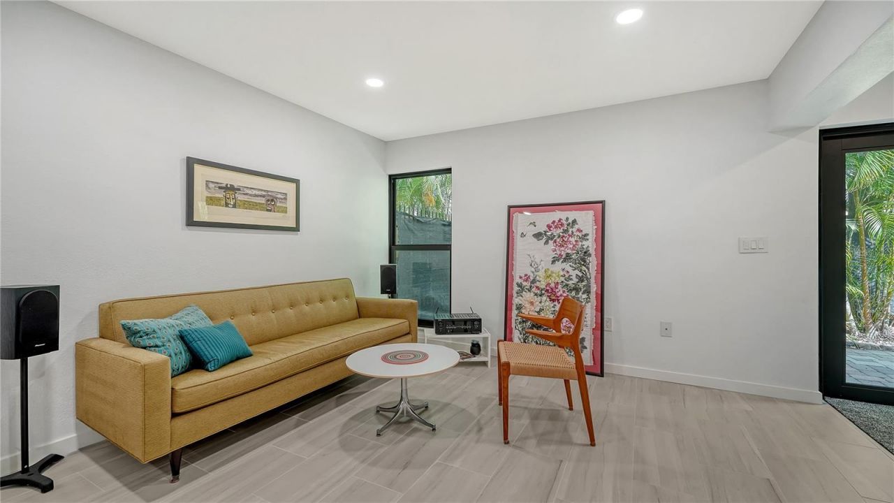 1542 Oak Street, Unit 102, Sarasota, FL 34236 Photo