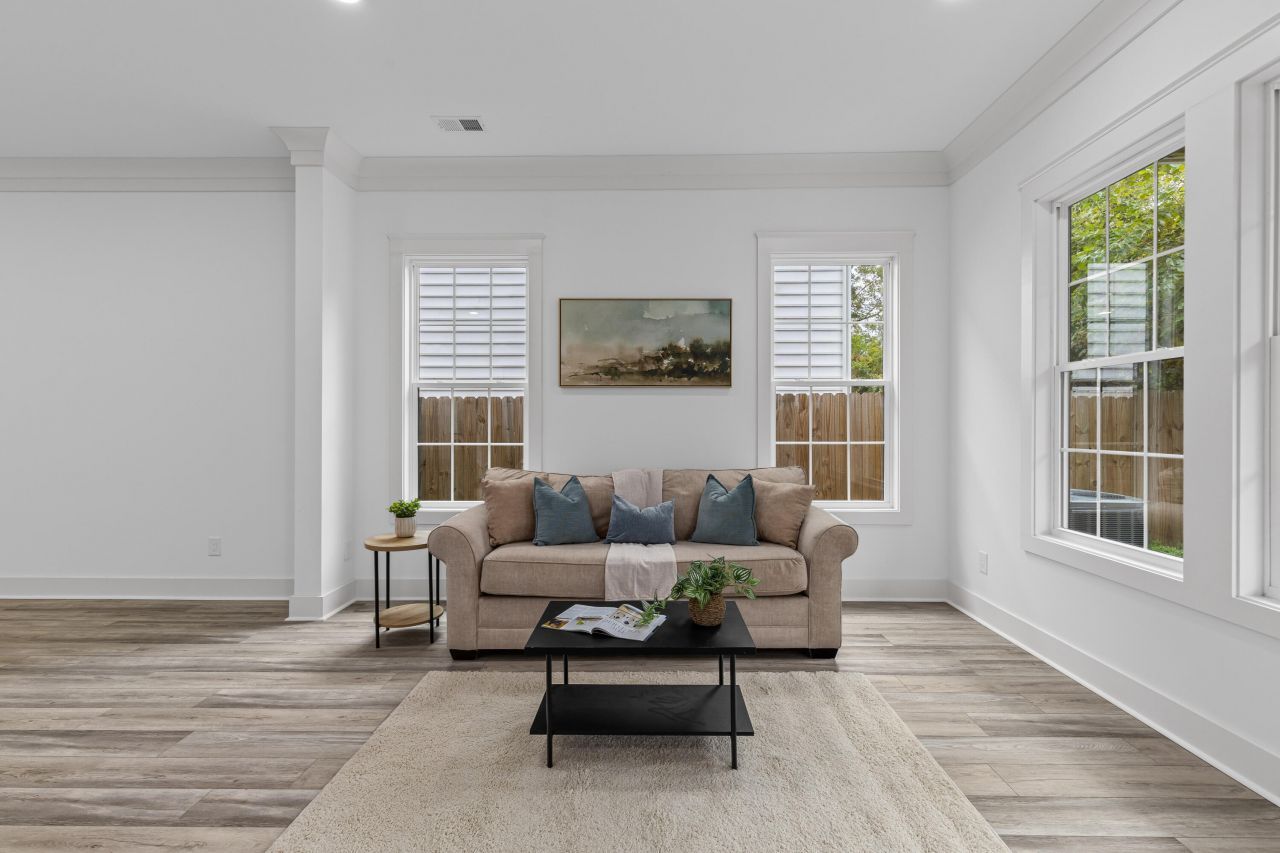 4844 Nesbitt Avenue Photo 8