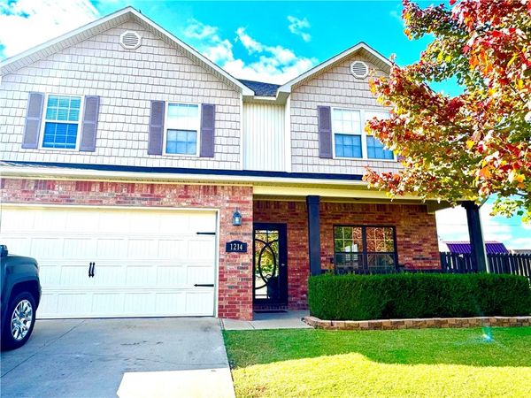 1214 Queensbury Street, Lowell, AR 72745