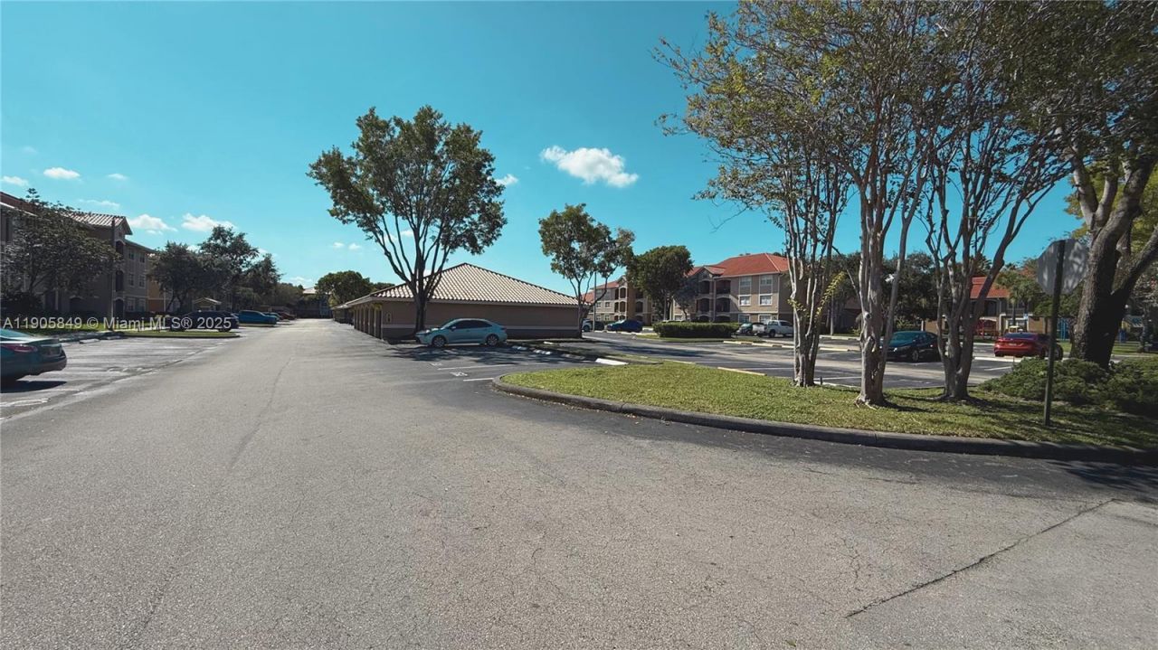 101 SW 117th Ave, Unit 7305, Pembroke Pines, FL 33025 Photo