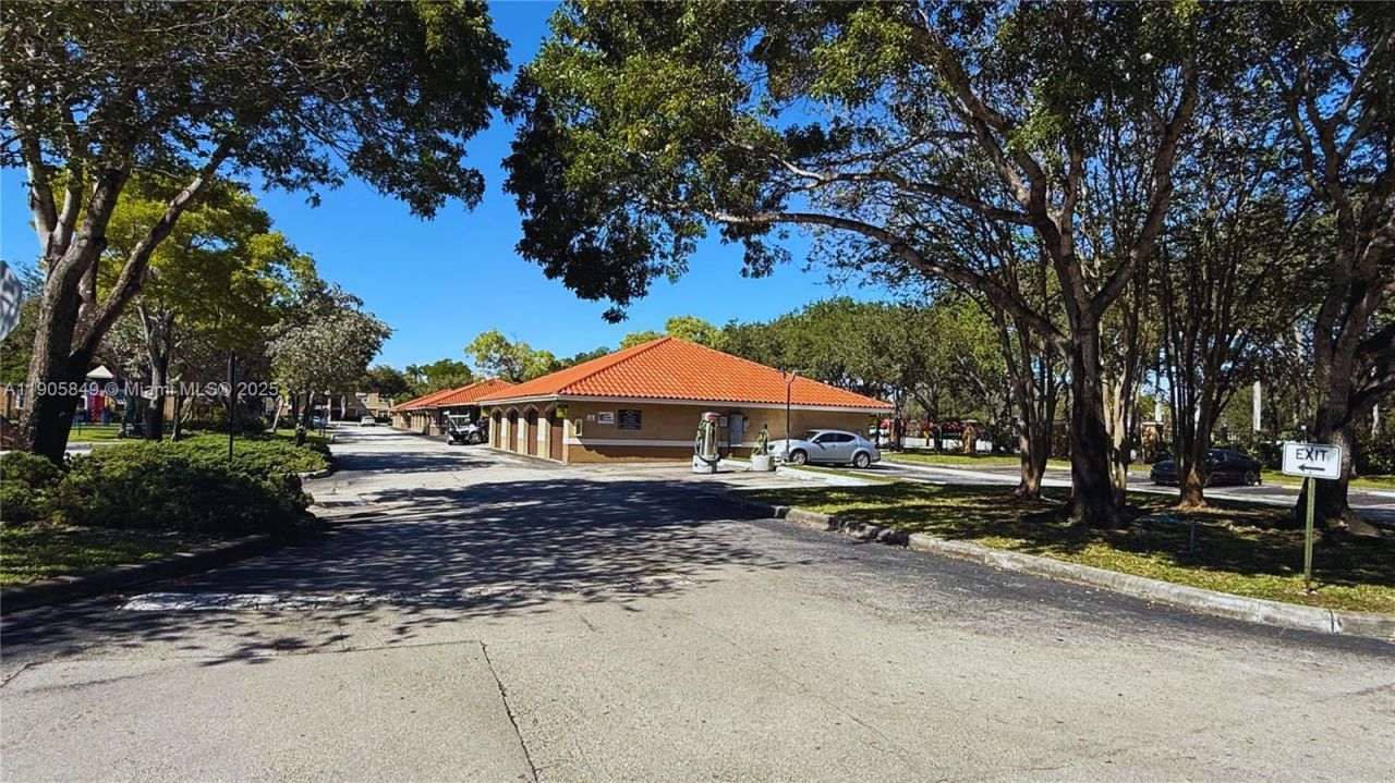 101 SW 117th Ave, Unit 7305, Pembroke Pines, FL 33025 Photo