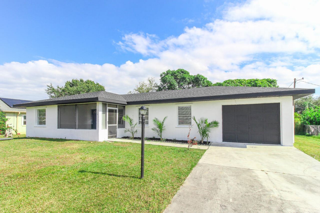 313 NW Dorchester Street, Port Saint Lucie, FL 34983 Photo
