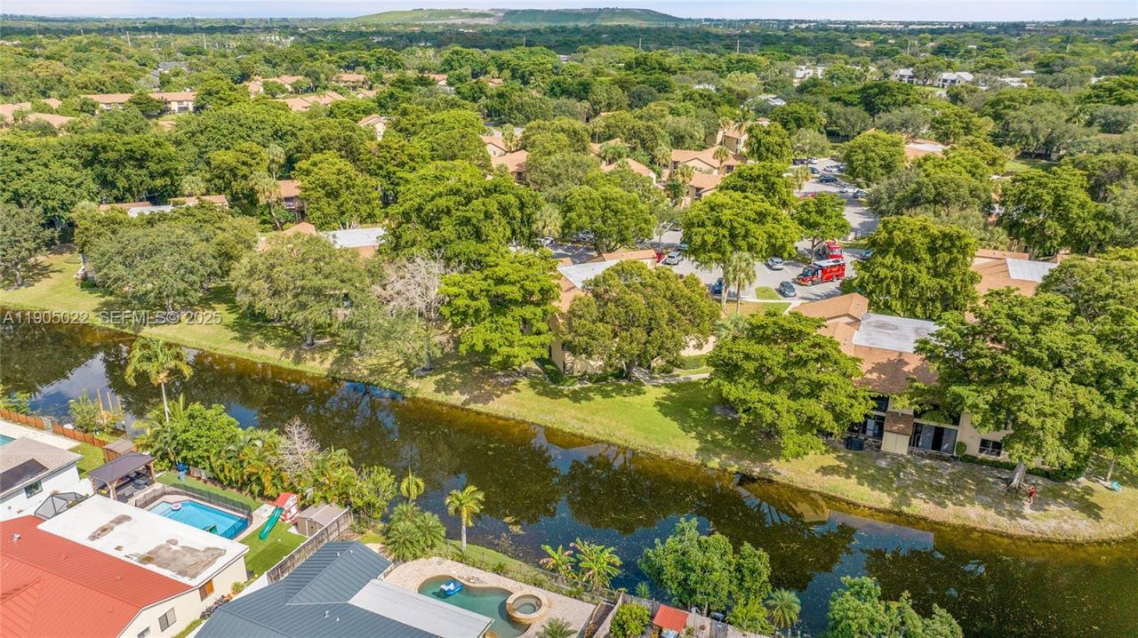 3773 Cocoplum Cir, Unit 3575, Coconut Creek, FL 33063 Photo