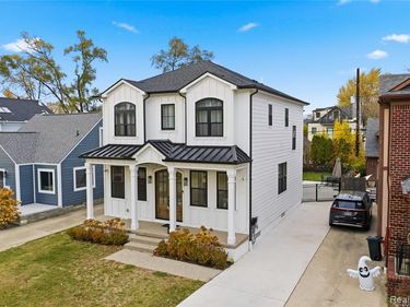 1211 E Lincoln Street, Birmingham, MI 48009