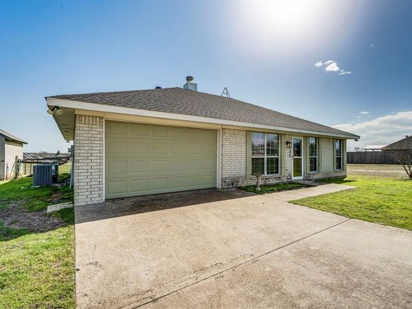 2740 Lexie Lane, Waxahachie, TX 75167