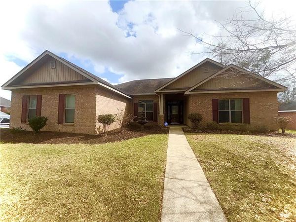 9497 Labrador Run S, Mobile, AL 36695