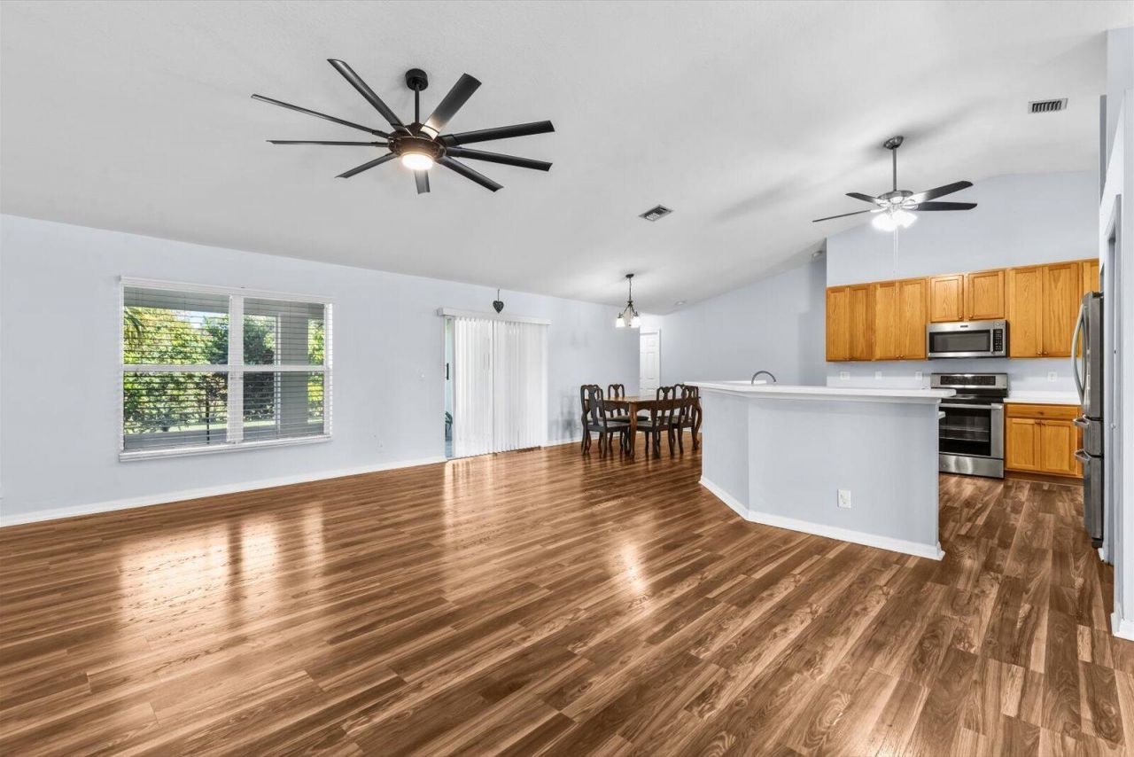 873 SW Tulip Boulevard, Port Saint Lucie, FL 34953 Photo