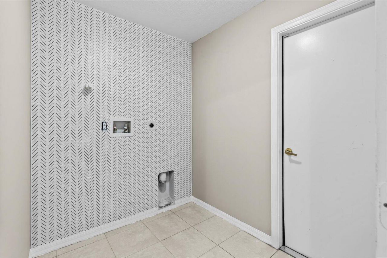 873 SW Tulip Boulevard, Port Saint Lucie, FL 34953 Photo