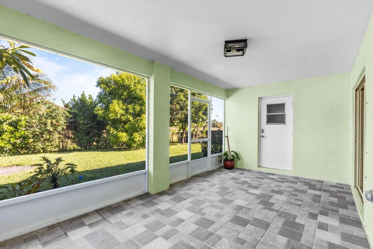 873 SW Tulip Boulevard, Port Saint Lucie, FL 34953 Photo