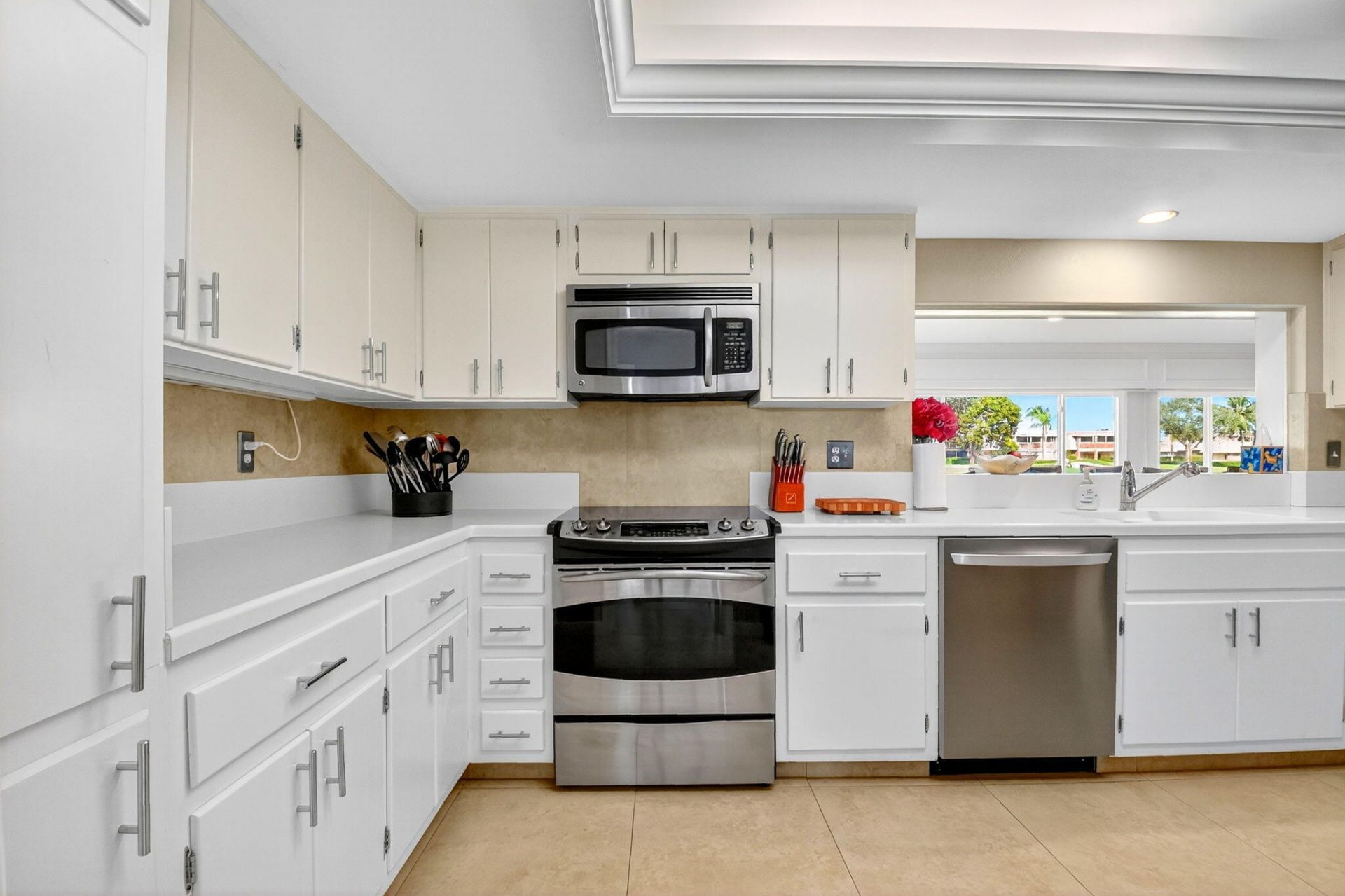 355 Villa Drive S, Atlantis, FL 33462 Photo