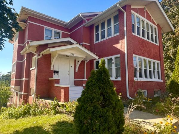 256 W DOWNER Place, Aurora, IL 60506