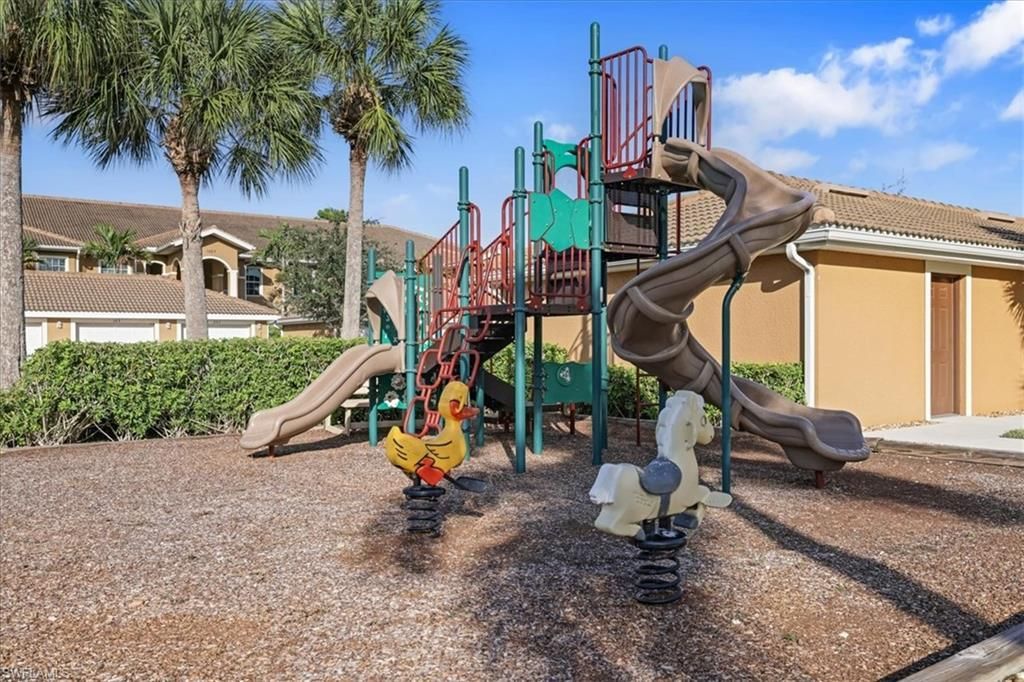 1149 Winding Pines Cir, Unit 204, Cape Coral, FL 33909 Photo