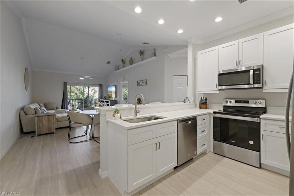 1149 Winding Pines Cir, Unit 204, Cape Coral, FL 33909 Photo