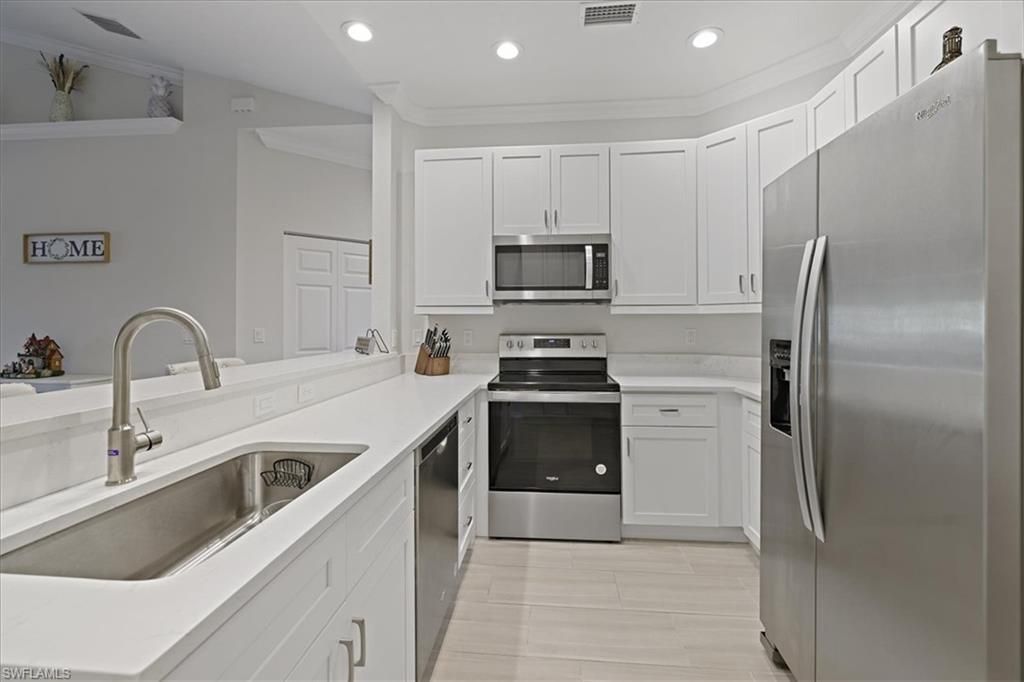 1149 Winding Pines Cir, Unit 204, Cape Coral, FL 33909 Photo