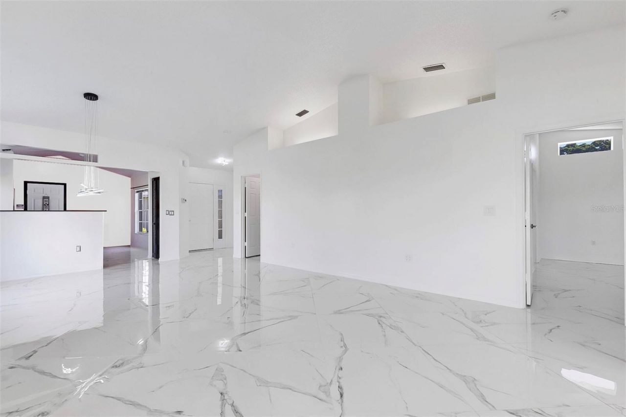 721 Spring Lakes Boulevard, Bradenton, FL 34210 Photo