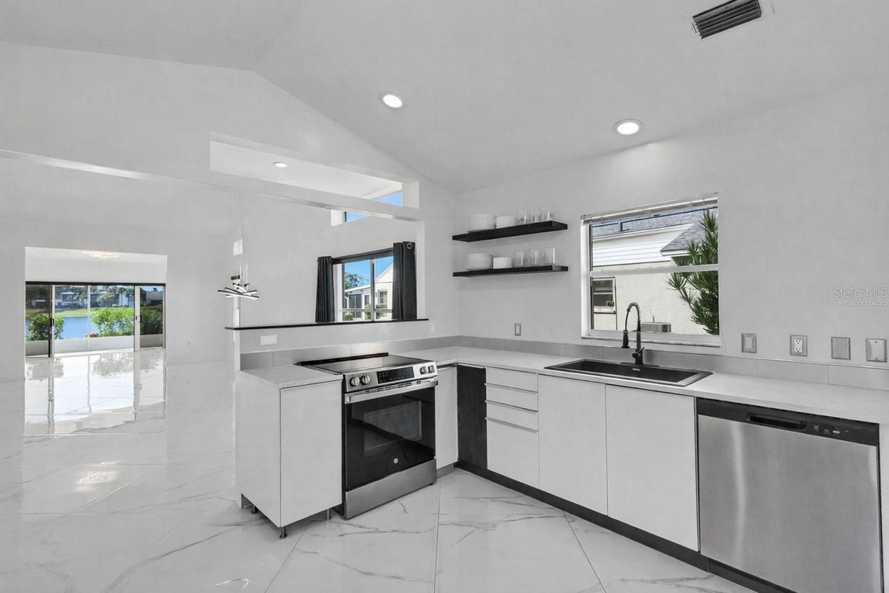 721 Spring Lakes Boulevard, Bradenton, FL 34210 Photo