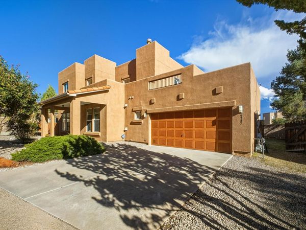 6985 Golden Mesa, Santa Fe, NM 87507