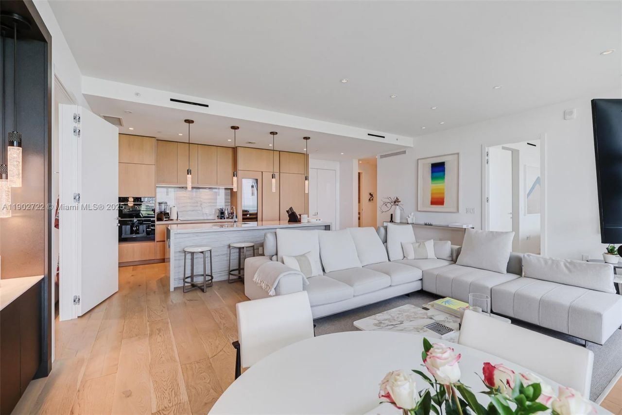 8701 Collins Ave, Unit 904, Miami Beach, FL 33154 Photo