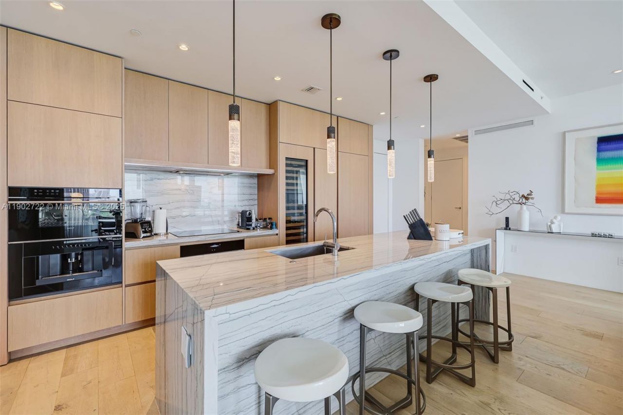 8701 Collins Ave, Unit 904, Miami Beach, FL 33154 Photo