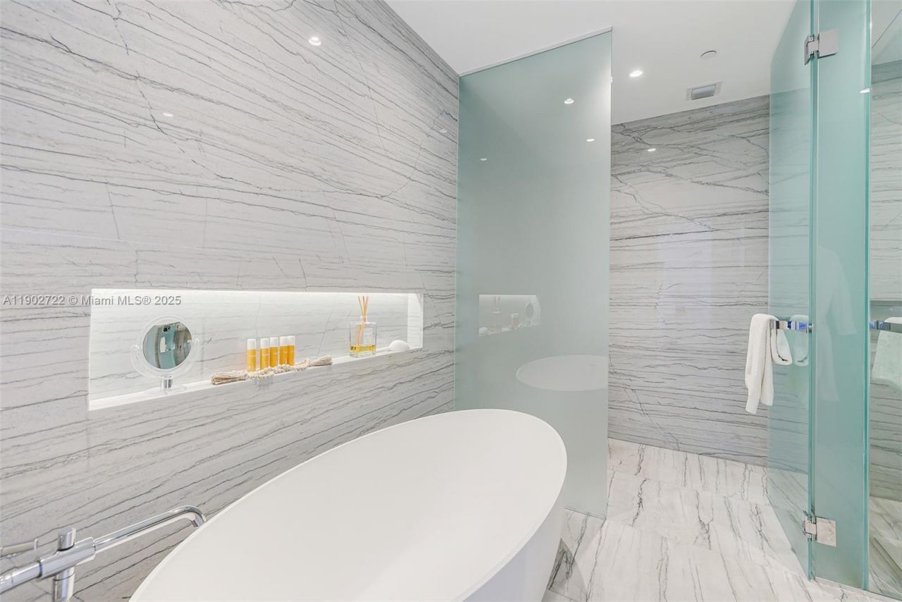 8701 Collins Ave, Unit 904, Miami Beach, FL 33154 Photo