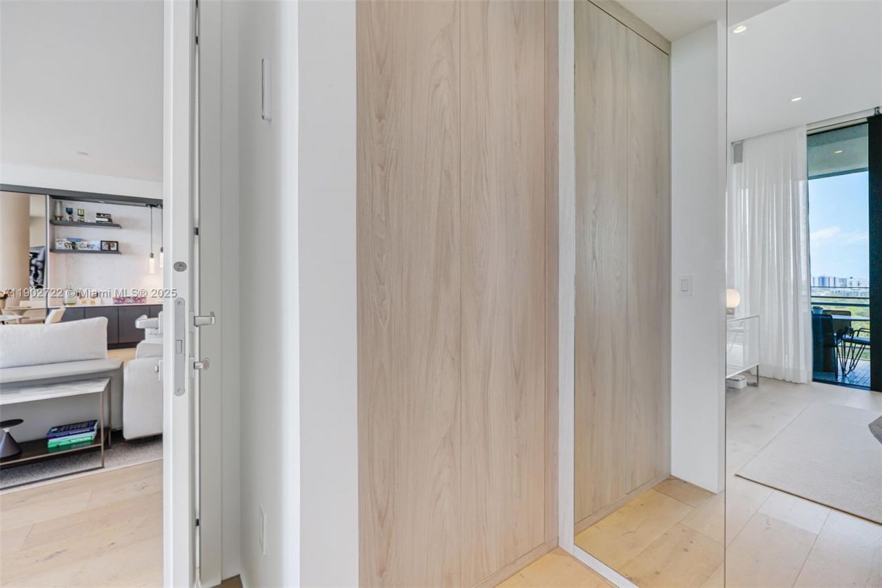 8701 Collins Ave, Unit 904, Miami Beach, FL 33154 Photo