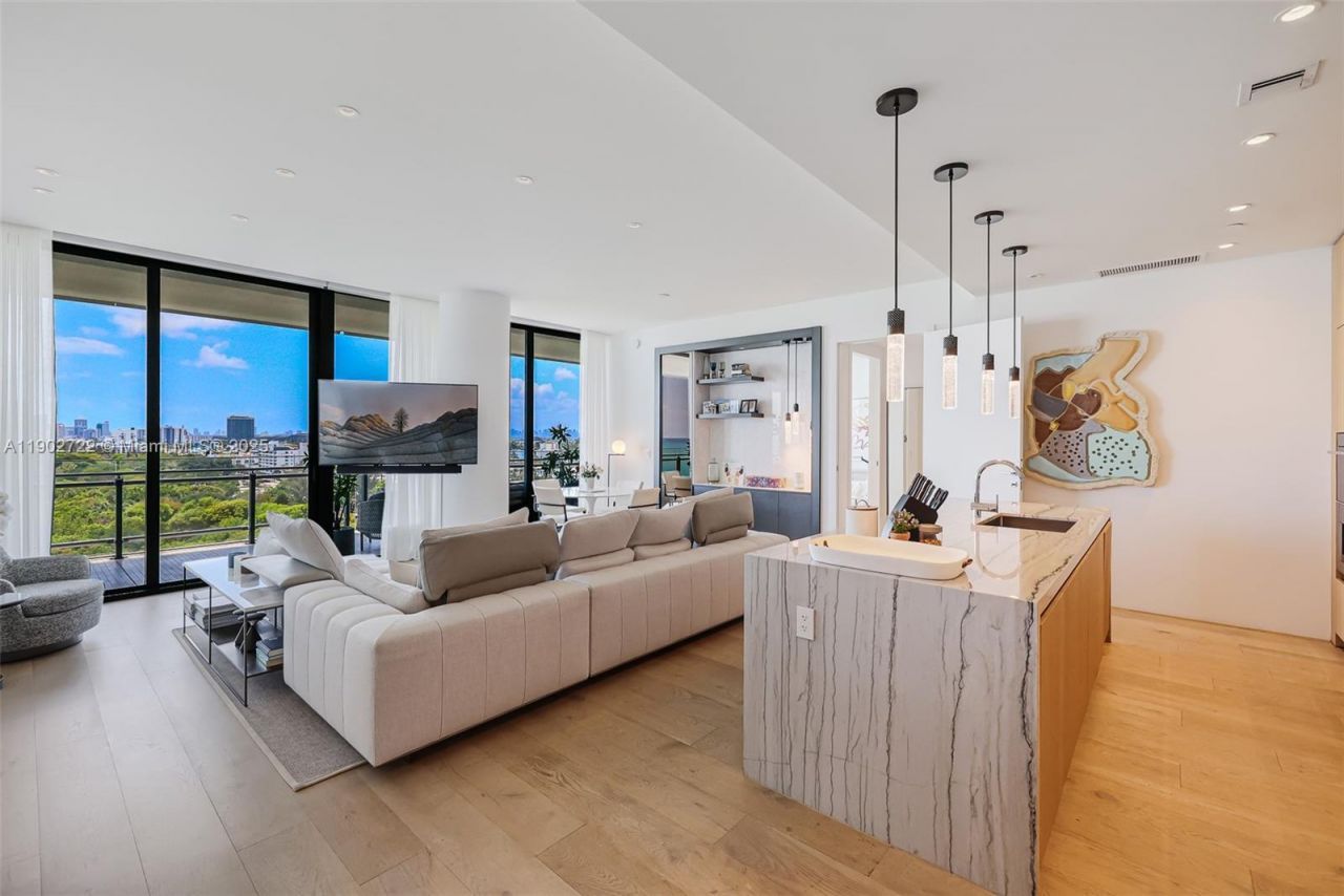 8701 Collins Ave, Unit 904, Miami Beach, FL 33154 Photo