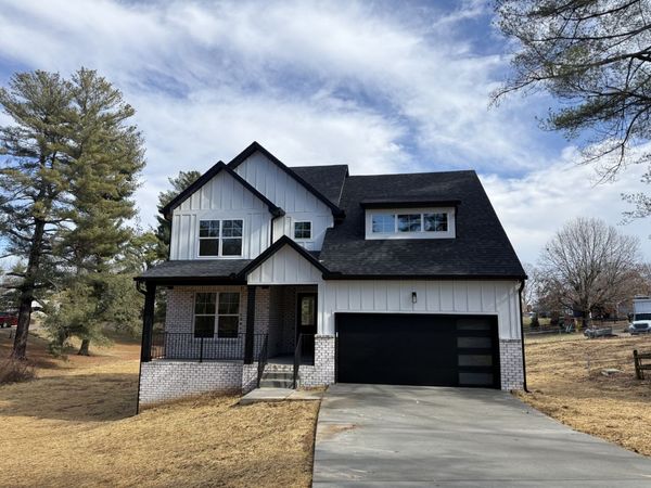208 Kennedy Dr, White House, TN 37188